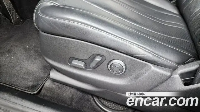 Genesis GV80 2021 — ფოტო 20/35