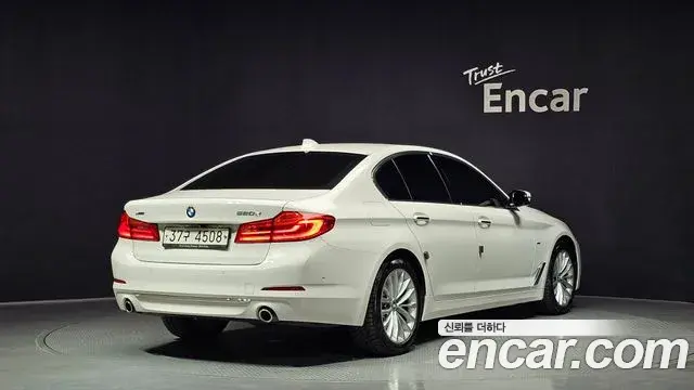BMW 5 Series 2018 — Фото 2/20
