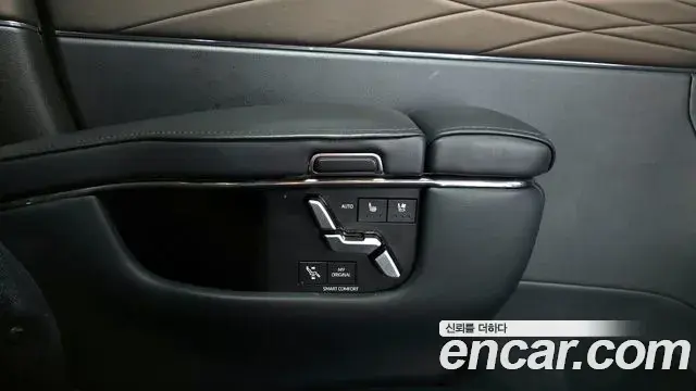 Toyota Alphard 2024 — Photo 16/20