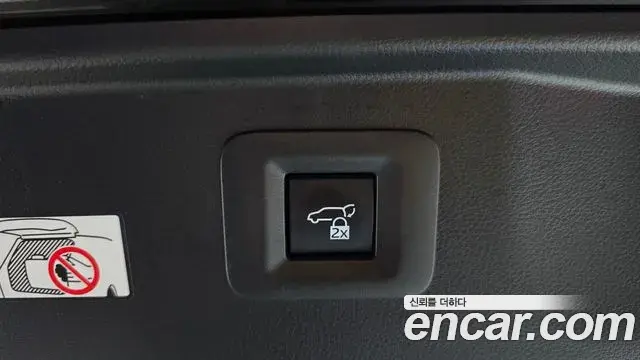 Toyota Alphard 2024 — Photo 17/20