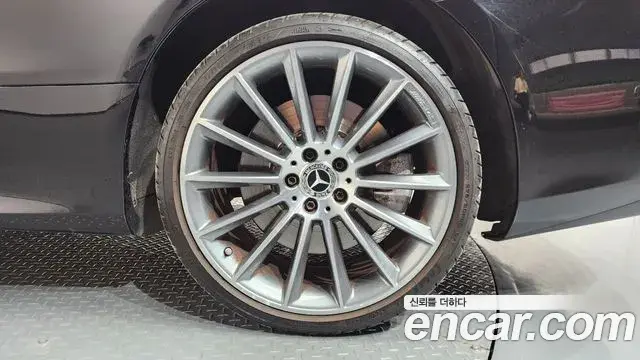 Mercedes-Benz E-Class 2019 — Şəkil 20/20
