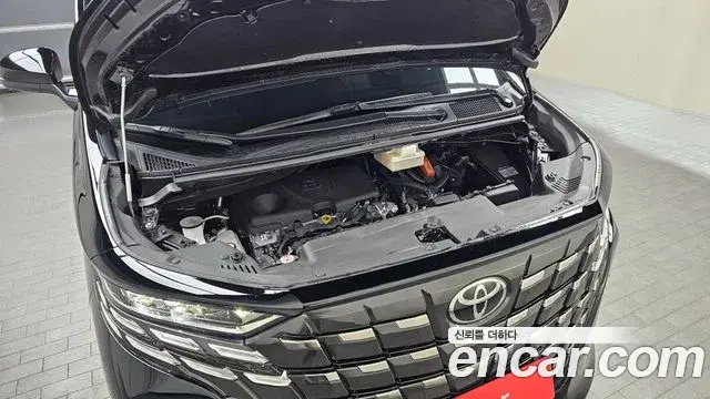 Toyota Alphard 2025 — Photo 6/20