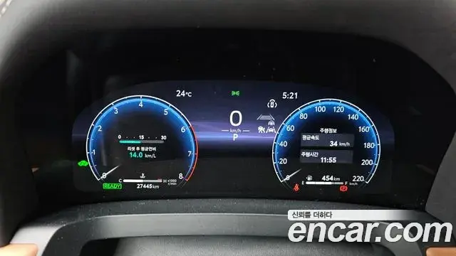 Toyota Alphard 2025 — Photo 8/20