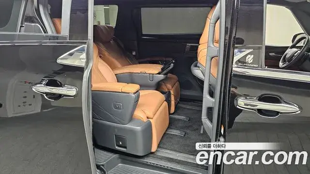 Toyota Alphard 2025 — Photo 12/20