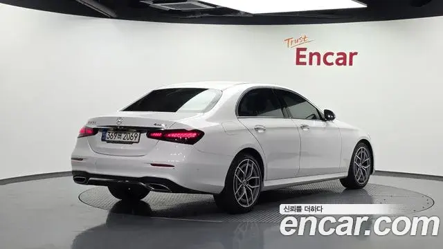Mercedes-Benz E-Class 2021 — Фото 2/20