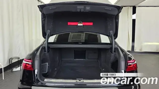 Audi A8 2021 — Photo 20/20