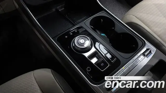 Kia Carnival 2025 — Photo 9/20