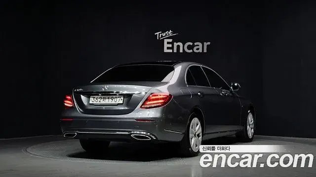 Mercedes-Benz E-Class 2019 — Фото 2/20