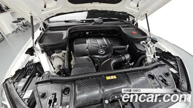Mercedes-Benz GLE-Class 2022 — ფოტო 6/20
