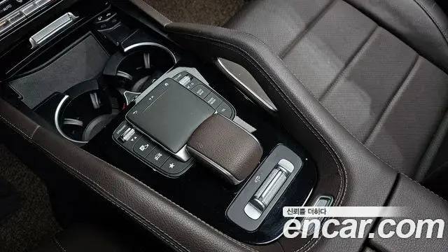 Mercedes-Benz GLE-Class 2022 — ფოტო 17/20