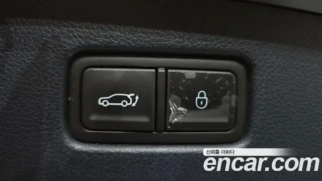Genesis GV70 2022 — Photo 15/20