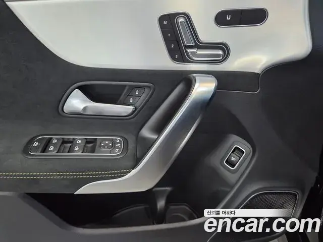 Mercedes-Benz CLA-Class 2025 — Photo 14/20