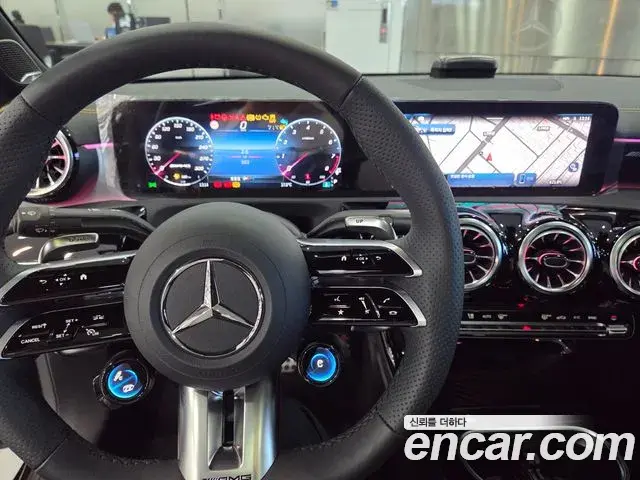 Mercedes-Benz CLA-Class 2025 — Photo 17/20