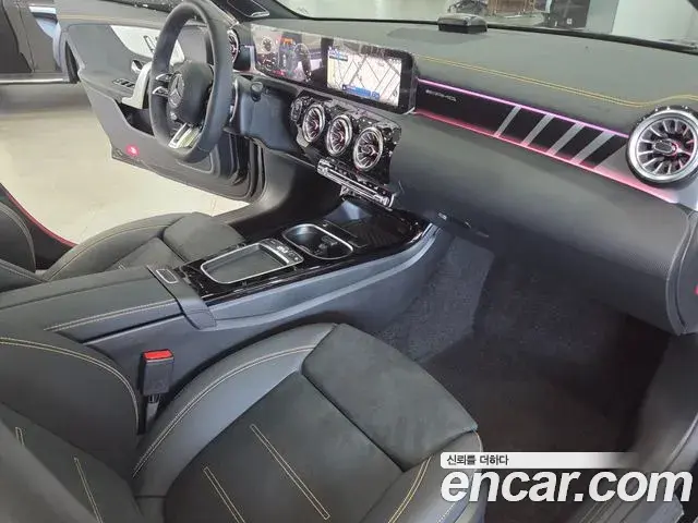 Mercedes-Benz CLA-Class 2025 — Photo 20/20