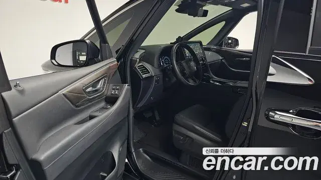 Toyota Alphard 2023 — Photo 10/20