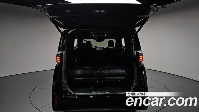 Toyota Alphard 2023 — Photo 20/20