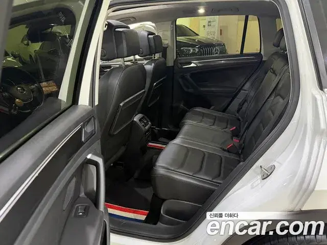 Volkswagen Tiguan 2020 — ფოტო 3/20