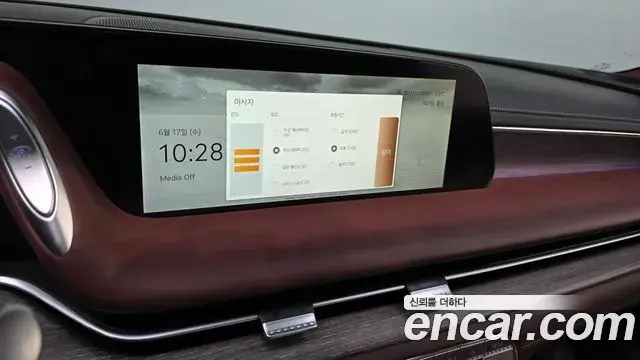 Genesis G90 2022 — Photo 14/20