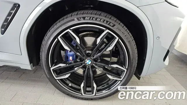 BMW X4 2022 — Şəkil 16/33