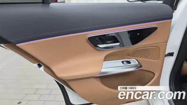Mercedes-Benz E-Class 2024 — ფოტო 18/30