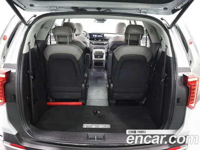 Kia Carnival 2024 — Şəkil 18/20