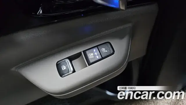 Kia Carnival 2025 — Фото 18/20