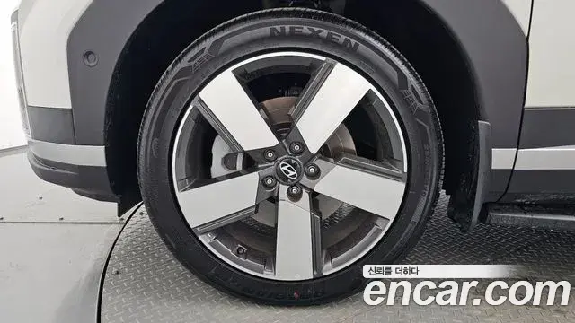Hyundai Santa Fe 2025 — Photo 5/20