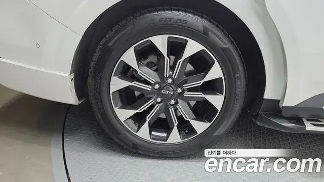 Kia Carnival 2022 — ფოტო 11/20