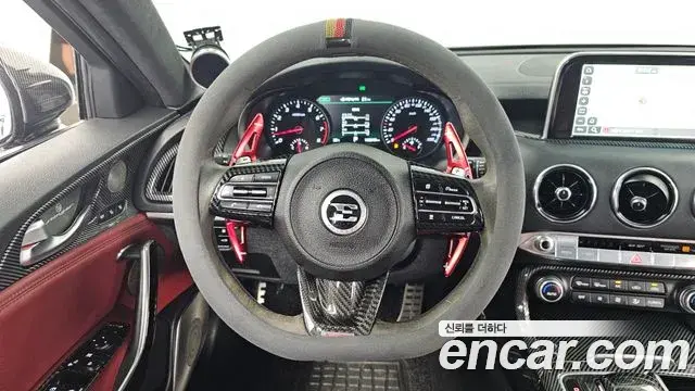 Kia Stinger 2018 — Şəkil 18/37