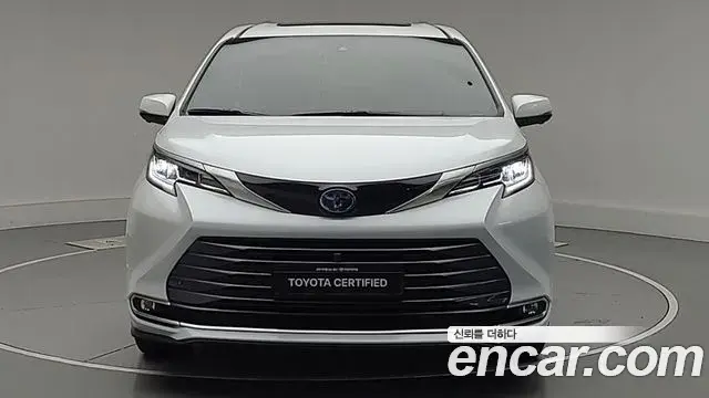 Toyota Sienna 2025 — Photo 2/20