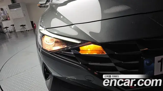 Hyundai The New Avante Hybrid 2023 — Photo 13/30