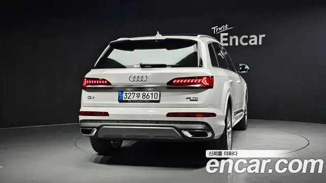 Audi Q7 2023 — Photo 4/20