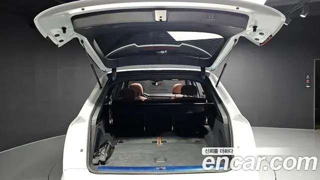 Audi Q7 2023 — Photo 20/20