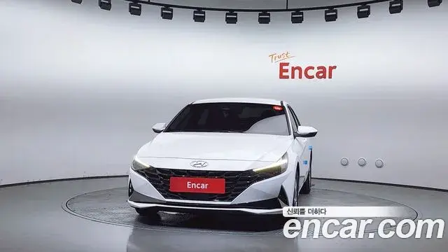 Hyundai The New Avante Hybrid 2023 — Photo 10/30