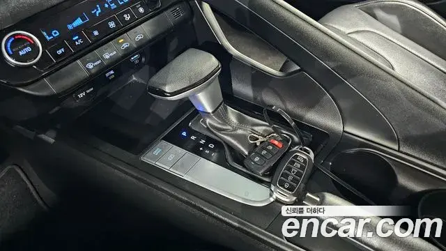 Hyundai The New Avante Hybrid 2023 — Photo 14/30