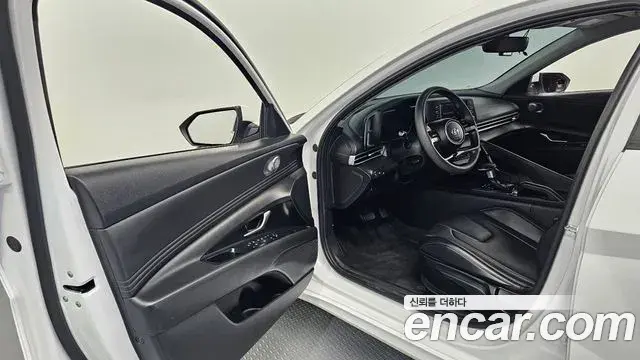 Hyundai The New Avante Hybrid 2023 — Photo 3/30