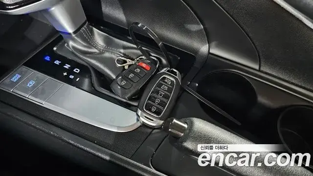 Hyundai The New Avante Hybrid 2023 — Photo 12/30