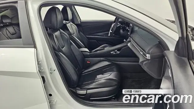 Hyundai The New Avante Hybrid 2023 — Photo 20/30