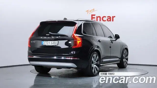 Volvo XC90 2022 — Photo 2/20