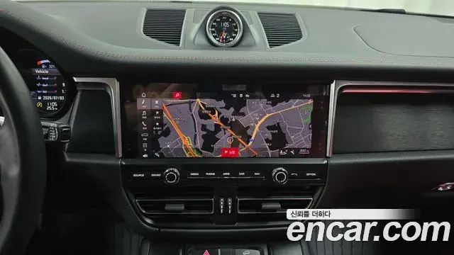 Porsche Macan 2020 — Photo 13/20