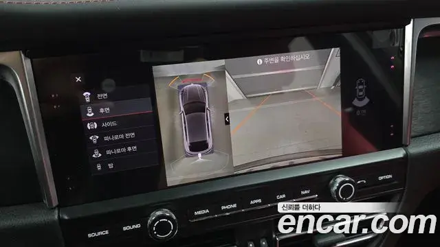 Porsche Macan 2020 — Photo 14/20