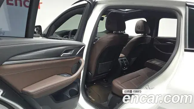 BMW X4 2023 — Şəkil 12/31