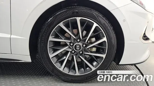 Hyundai Sonata Hybrid 2019 — Photo 20/30