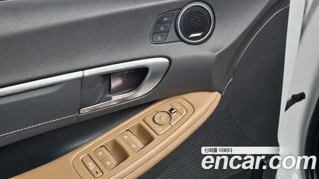 Hyundai Sonata Hybrid 2019 — Photo 18/30