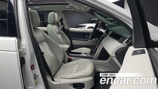 Land Rover Discovery Sport 2019 — Photo 6/20
