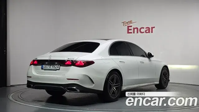 Mercedes-Benz E-Class 2026 — Photo 2/20