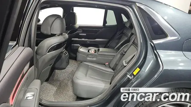 Genesis G90 2023 — Photo 12/20