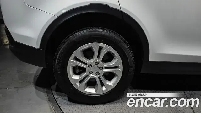 Land Rover Discovery Sport 2022 — Фото 4/20