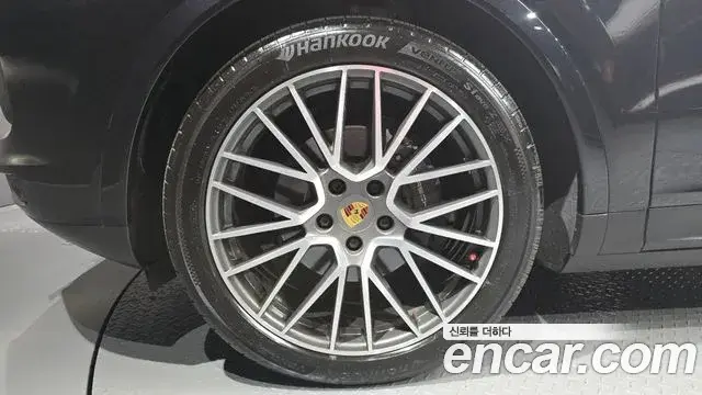 Porsche Cayenne 2022 — Photo 5/20