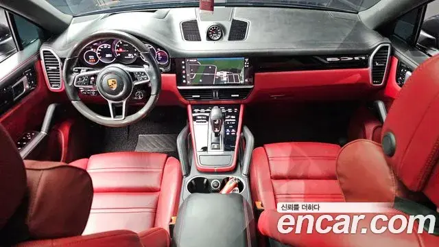 Porsche Cayenne 2022 — Photo 7/20